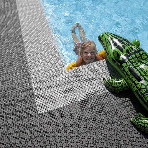Bodenfliesen-Universa-Schwimmbecken