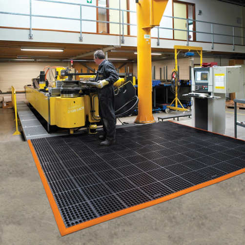 Gummimatte-Heavy-Duty-SafetyStance-Industrieeinsatz