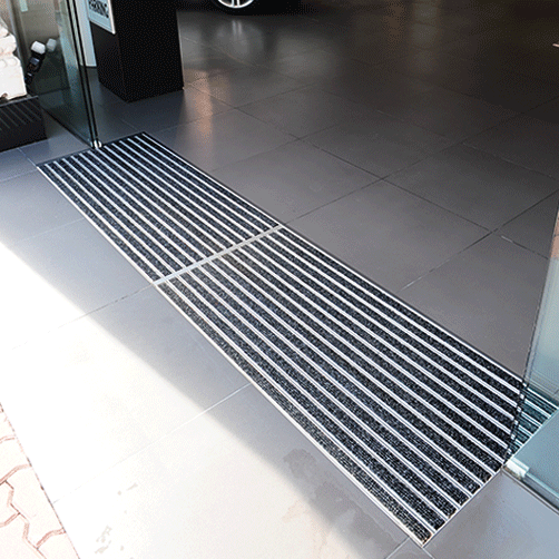 Aluprofilsystem-Ribs-Autohaus